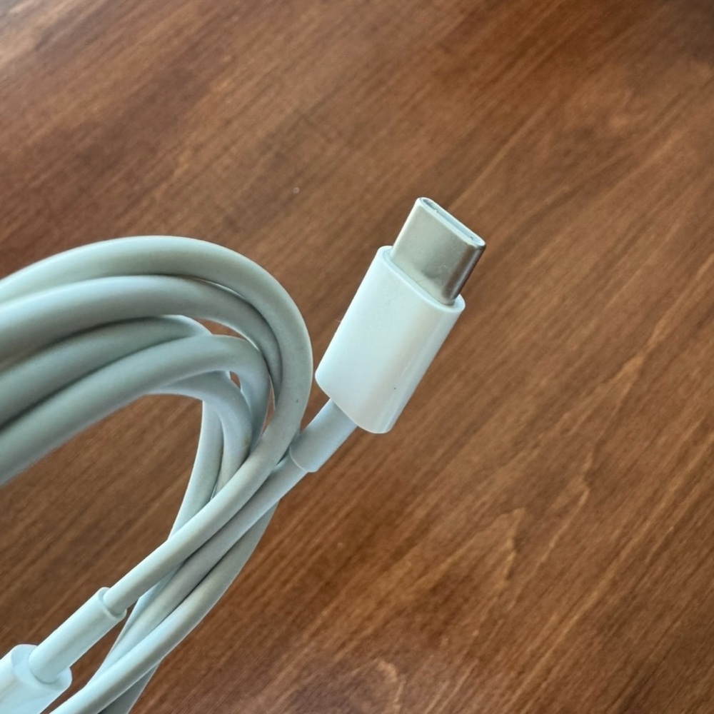 iPhone cable - Picture 2 of 4